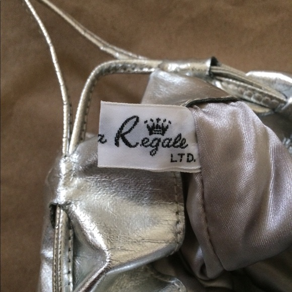 La Regale Handbag - Picture 8 of 13